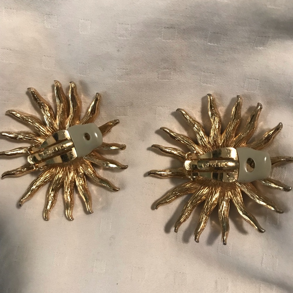 Rhinestone Starburst Clip Statement Earrings - image 3